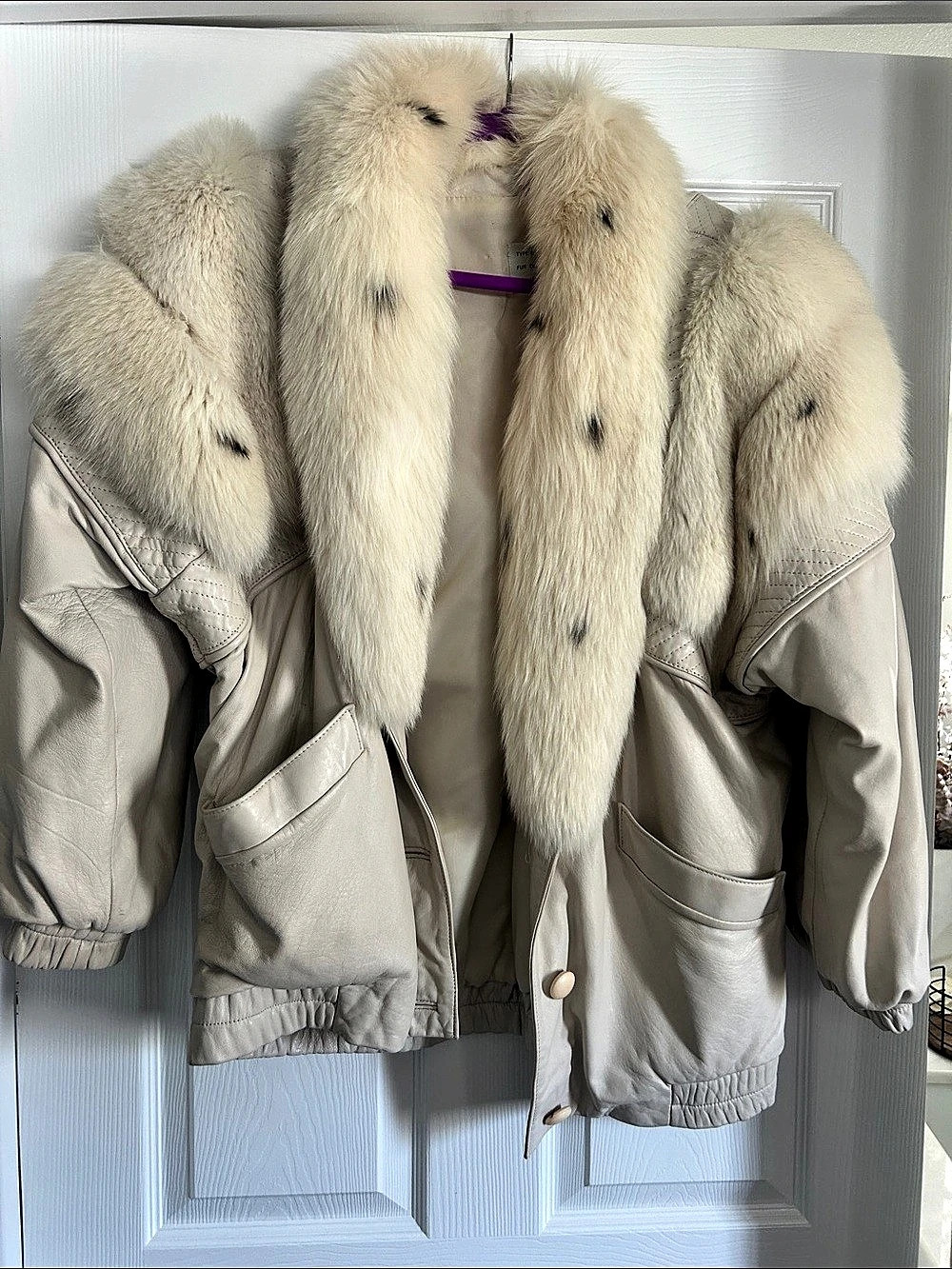 Vintage Genuine Leather Fox Fur Trim Bomber Jacket in Off White Sz L/XL